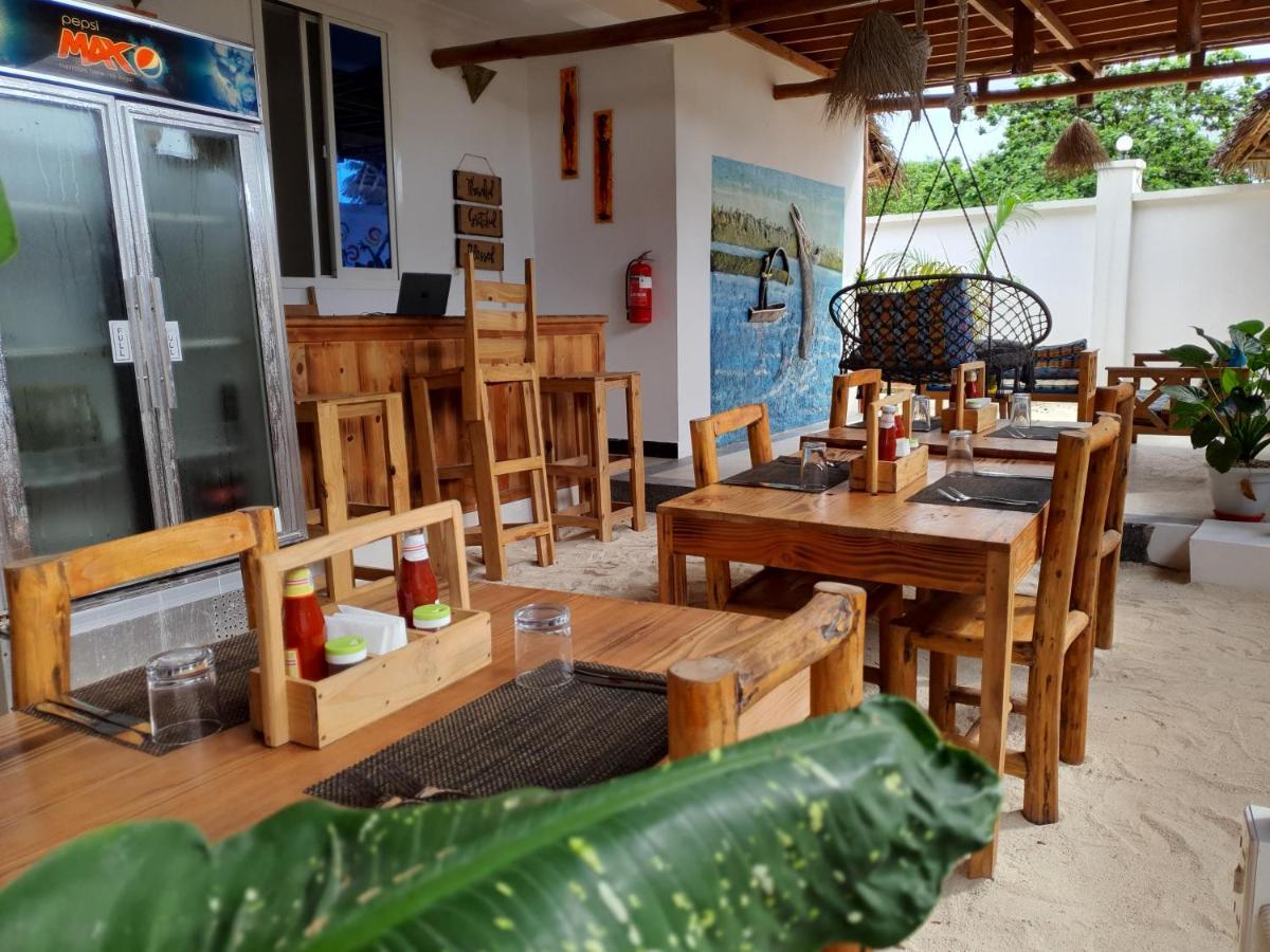 Uhuru House And Restaurant Nungwi Eksteriør bilde