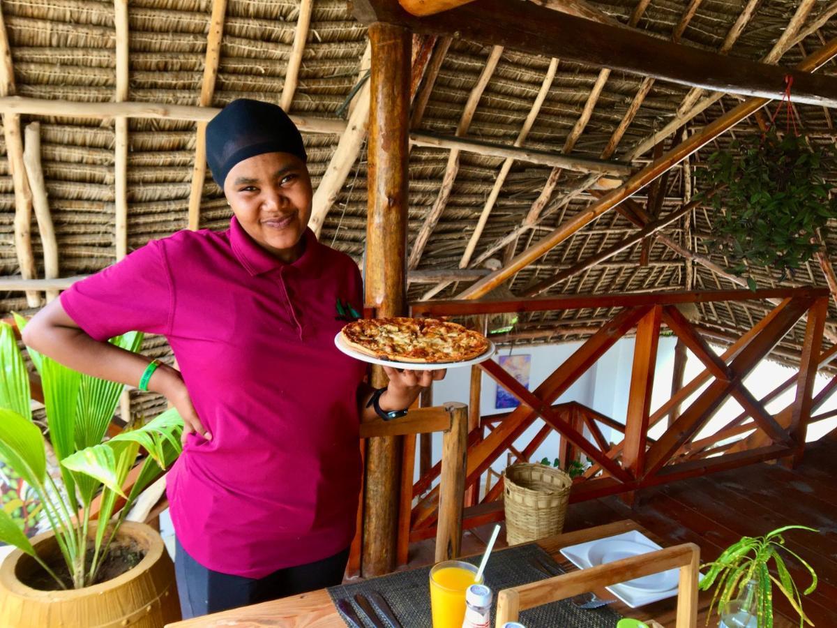 Uhuru House And Restaurant Nungwi Eksteriør bilde