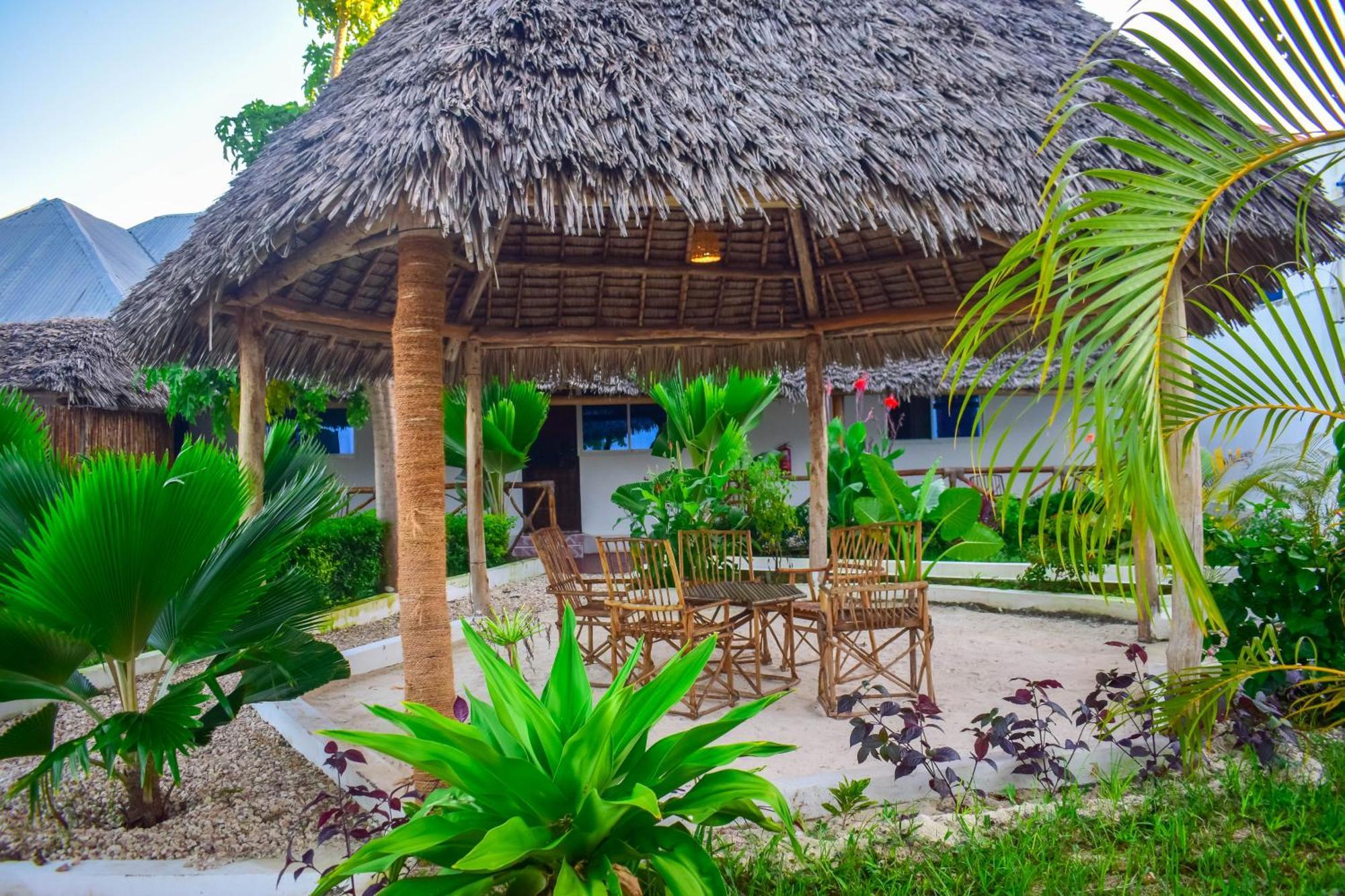 Uhuru House And Restaurant Nungwi Eksteriør bilde