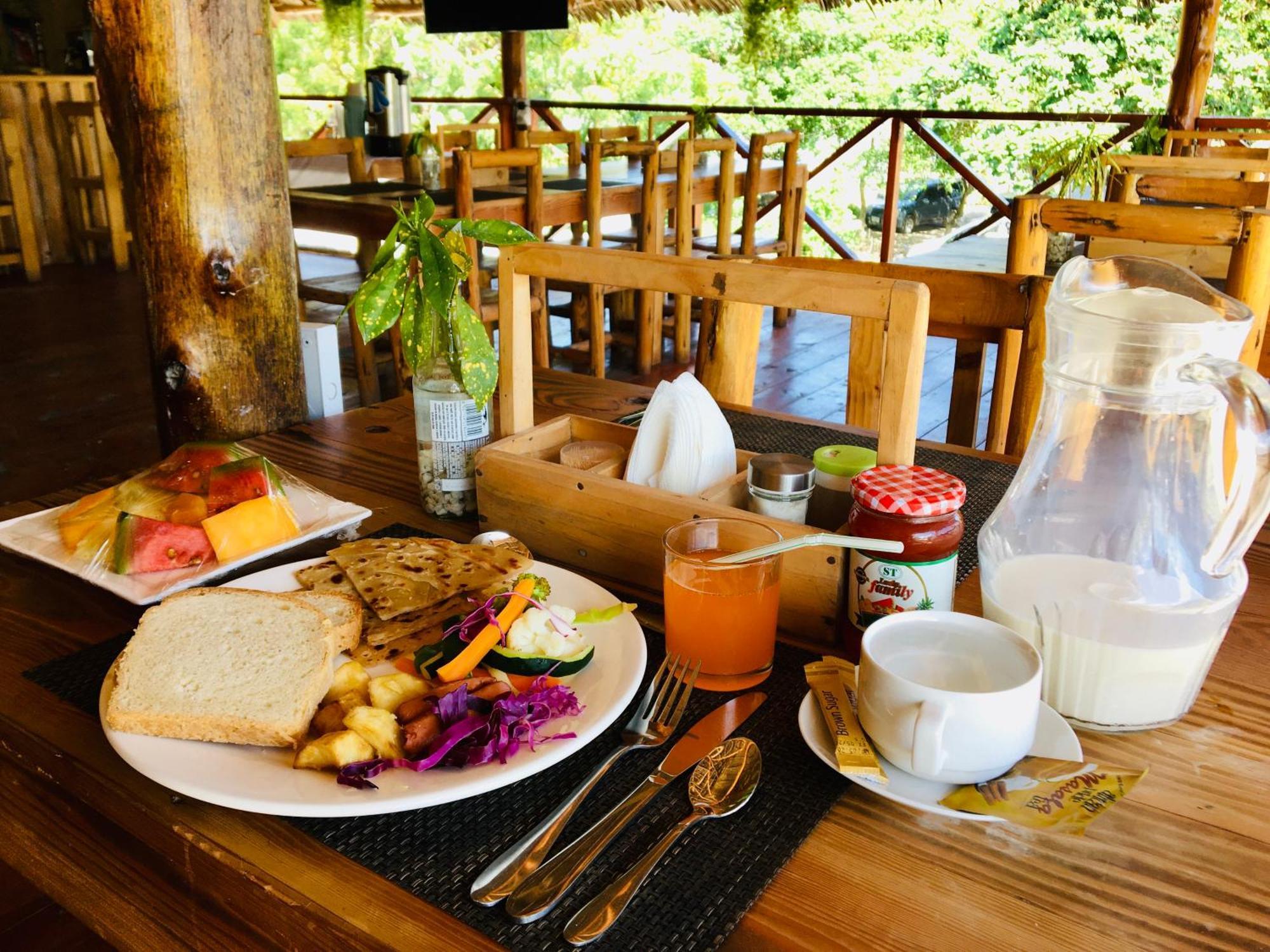 Uhuru House And Restaurant Nungwi Eksteriør bilde